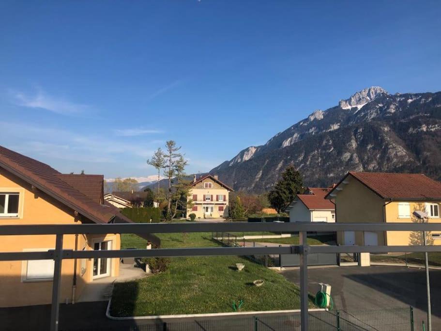 Appartement Belle Vue Sur Les Montagnes Saint-Pierre-en-Faucigny Luaran gambar
