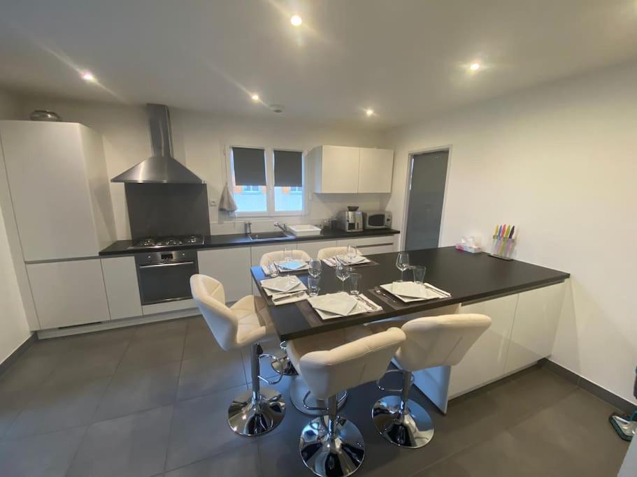 Appartement Belle Vue Sur Les Montagnes Saint-Pierre-en-Faucigny Luaran gambar